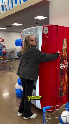 🥤 Hug This Machine and Get a Free Coca-Cola!