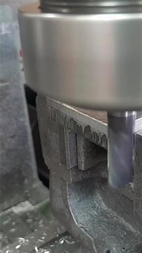level the side of the workpiece with an endmill #machine #technicalwork #workshop #lathe