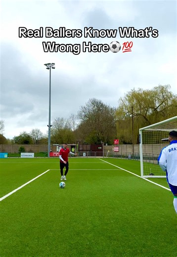 Football Skills: What's Wrong? 🤔