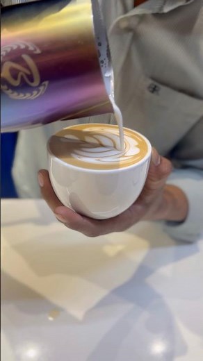 CLASSIC LATTE ART TULIP POUR❤️The secret to clean Tulip stacks#Basic Latte Art Pattern#tulip #art