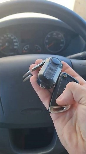 Car ignition key Citroen Jumper 2012 make duplicate chip key. Citroen Jumper add remote key