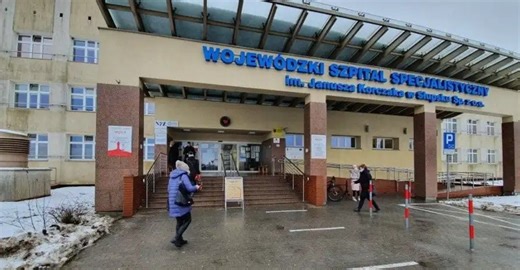 Sto operacji robotem Symani w słupskim szpitalu. Słupsk międzynarodowym centrum mikrochirurgii