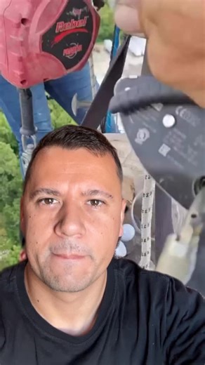 19K views · 68 reactions | You’re using lock washers WRONG… here’s the right way!  #jeeplife #offroad #jeepwrangler #4x4 #cars #car #ford #offroading #shorts #mechaniclife #lockwasher #diyauto #carrepair #mechanictips #garagehack #autos #tooltips | NASA Hacks | Facebook