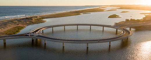 Laguna Garzón Bridge
