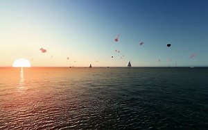 f281 2k画质超酷海洋海面上帆船航行海水海水日出日落动态视频素材 led大屏幕背景素材 动态背景素材 舞台背景