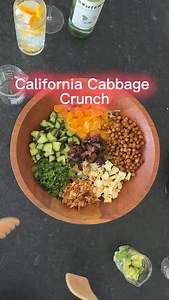 California Crunch Salad 🌴🥬 Big cabbage crunch, juicy citrus, creamy avocado, crunchy roasted chickpeas and honey toasted almonds — this salad is fresh, bright, and built to last all week. If California had a signature salad… this might be it ☀️🥗#CaliforniaCrunch #CabbageSalad #CrunchySalads #SaladSeries #TheSaladLab #healthysalad | The Salad Lab