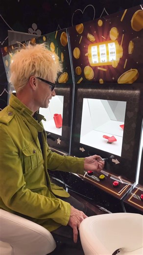 Coolest Illusion Ever! How is this even possible? Paradox Museum Las Vegas | Murray SawChuck