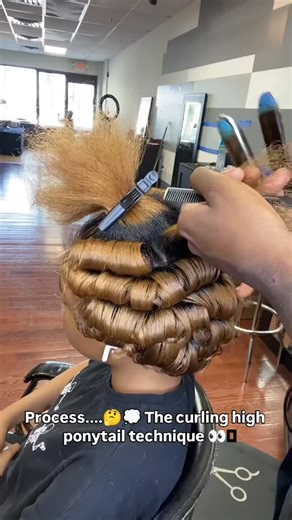 Hair Fashion on Instagram: "Process....🤔💭 The curling high ponytail technique 👀 @ejay7st started out doing high ponytail with this curling technique. The girls that get it get it #whathairdaily #augustahairstylist #highponytail #ponytailtutorial"