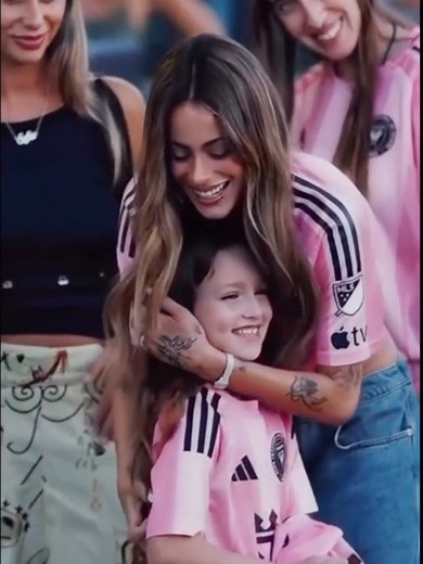 La complicidad de Tini con los hijos de Rodrigo De Paul
