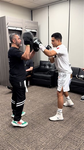 Armando "Toro" Resendiz for war 🥊🔥 #PlantResendiz | #CharloLaManna LIVE NOW on Prime Video (🔗 IN BIO) | Premier Boxing Champions