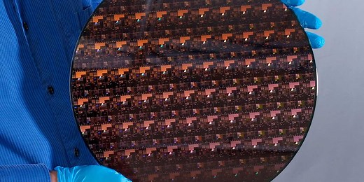 IBM Introduces the World’s First 2-nm Node Chip