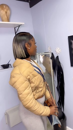 Add the pop color.. don’t be scared to add color #fblifestylechallenge #fblifestyletyle #wiginstallatlanta #hairtransformation #quickweaves #louisvillehairstylist #GoodMorningEveryone | Gina No Martin