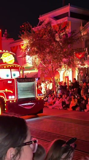 Disneyland Night Parade - Day 2000