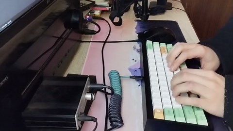 "Thocc" vs "Clack" (My tips from a beginner for other beginners)