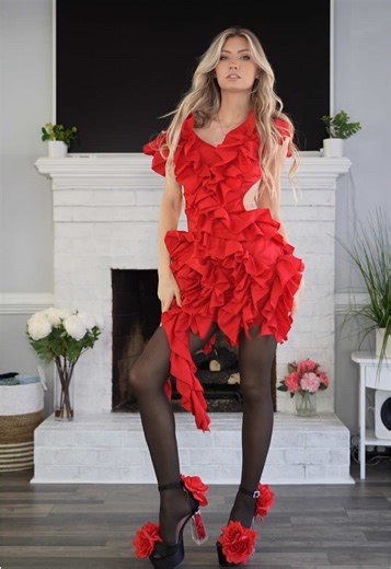 This the season to be EXTRA 💅 Is the dress too much, or not enough? 😍