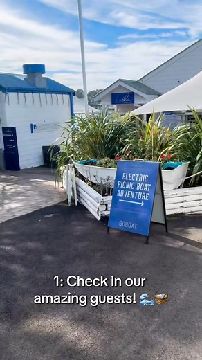 Last-minute plans? Make it unforgettable. You bring the vibes, we’ll provide the electric picnic boat. No boat licence required! Plan your spontaneous escape now! | GoBoat Australia