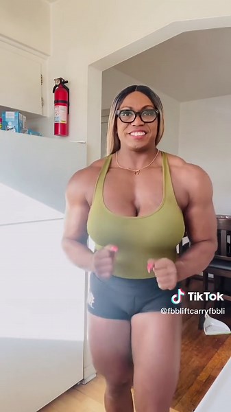 Os vídeos de FEMALE MUSCLE AMAZON (@fbbliftcarryfbbli) com som original - FEMALE MUSCLE AMAZON