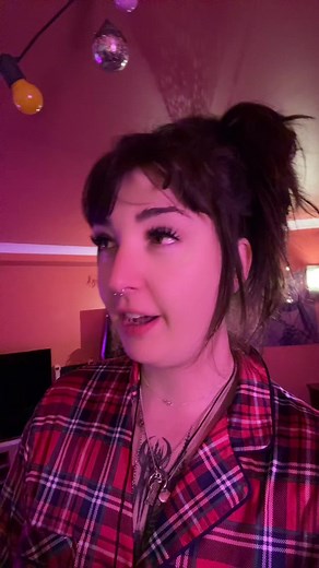 Sarah Button (@aussarah)’s videos with original sound - Sarah Button