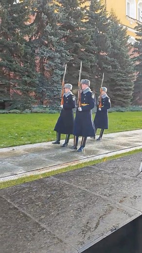 Moscow Guards 🇷🇺 Subscribe to Igor in Russia | Igor in Russia