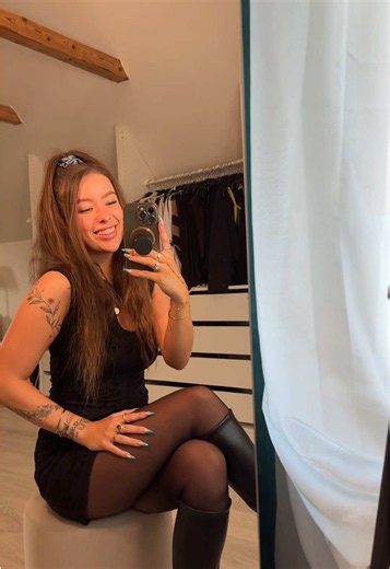 Alt fashion outfit inspo: boots and lipsync style ideas