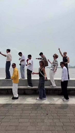 Grooving into the week like 🎶🕺 @thequickstyle