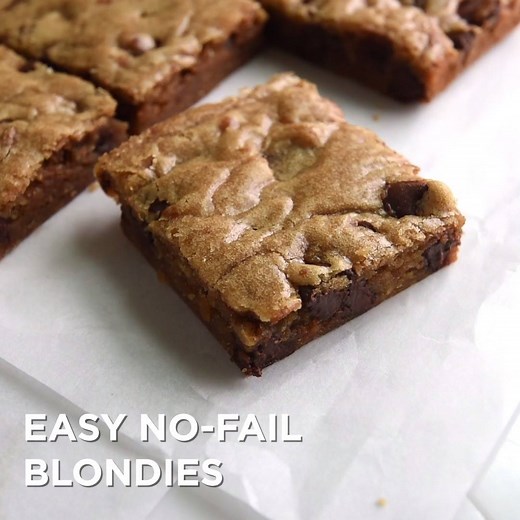 Extra simple and adaptable, no-fail blondies recipe that makes blondies that taste like deep, rich buttery caramel. Recipe: http://www.inspiredtaste.net/23801/no-fail-blondies-recipe/ | Inspired Taste
