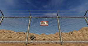 Plane-Obsessed Photographer Spots Mysterious Plane Flying Over Area 51