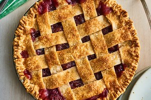 The 2-Ingredient Topping That Makes Every Pie Look Amazing