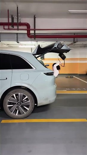 Prep Like a Pro: Female Drivers' Secret Pre-Car Rituals (标题：像专业人士一样准备：女性司机的秘密上车仪式