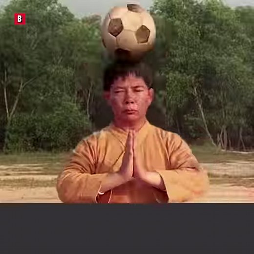 665K views · 5.7K reactions | Quand tu joues au foot avec des inconnus et qu'ils disent "on est nuls" | Boxoffice - Les Grands Moments de Cinéma | Facebook