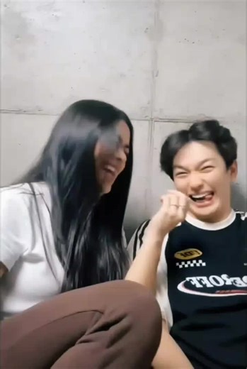 Neuronas y Conexiones en TikTok Live