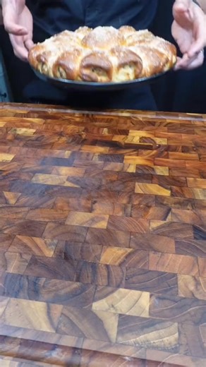 🇺🇸 Star bread dough recipe 250g warm milk 1 tbsp sour cream 1 pinch salt 30g sugar 10 yeast Mix well 1 egg #instafood #yummy #homemade #follow #foodblogger #foodie #love #dinner #foodpics #lunch #food #chef #foodlover #delicious #cooking #healthyfood #like #instagood #tasty #foodporn #restaurant #foodgasm | Colin Clifford