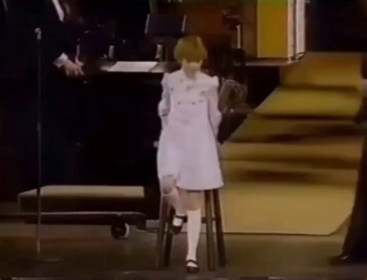 In 1982, then 12 year old actress Allison Smith delivered a sharp, rhythmic performance of "It's the Hard Knock Life". Her aggressive, rapid-fire delivery went viral years later, with fans jokingly calling it one of the "hardest rap openings".