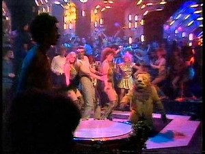 Tight Fit - The Lion Sleeps Tonight 1982