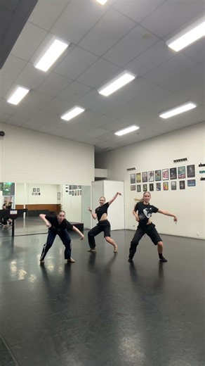 DOUBLE DUTCH BUSS DANCE TREND 2026 #dance #doubledutchbuss #dancechallenge