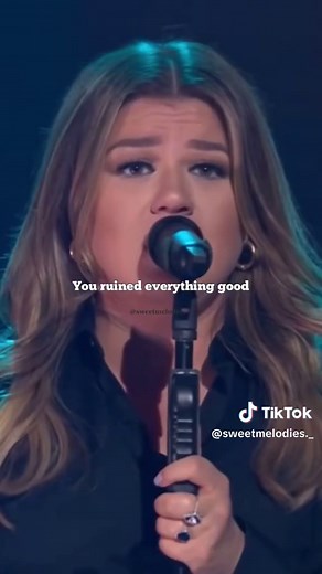 Kelly Clarkson Covers 'Happier Than Ever' by Billie Eilish
