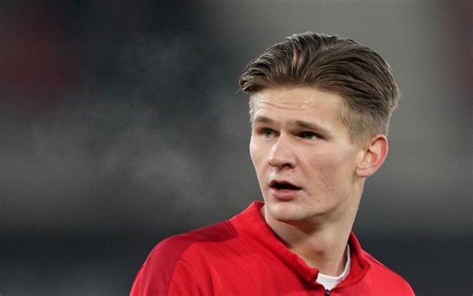 Уулвс подписа със защитник на АЗ Алкмаар