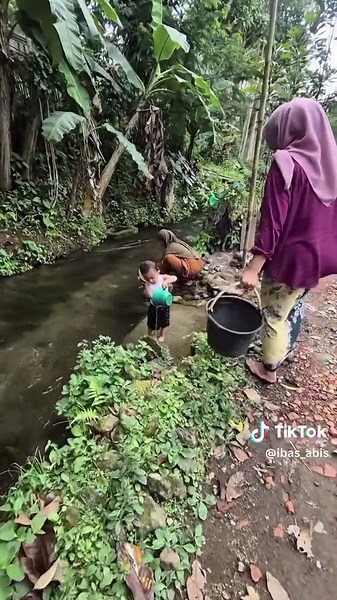 betah bgt si bocil #suasanapedesaan #cianjurselatan #nature