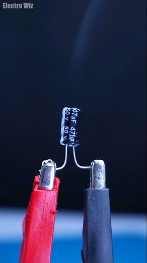 Capacitor explosion with reverse voltage. #explosion #capacitor #diyelectronics