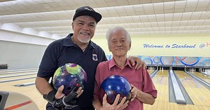 'He doesn't see the age gap': How a 93-year-old with vision loss and a 61-year-old bonded over bowling
