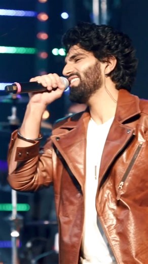 Laqshay Kapoor on Instagram: "My first ever show♥️ A couple years back i started this live show journey very humbly , never saw this storm coming. I am grateful to Everyone involved in this journey , today we have one of the most packed season , its only coz of you , your love , your appreciation and your support. Lk live and everyone associated will work endlessly to spread love music and energy🫰🏻♥️"