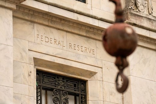 Fed buying, record repo facility use steady year-end US funding markets