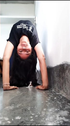 Are You Scared???😁🤔|BACKBEND WALKING#shortsfeed#fitness