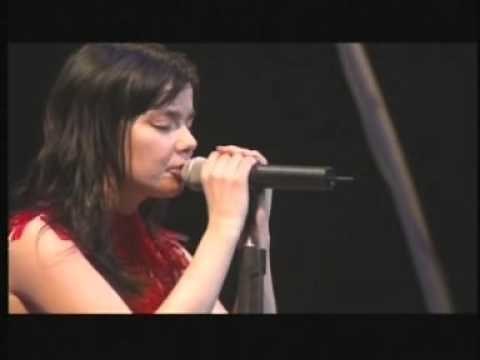 Bjork Vespertine Tour Japan 05 12 2001