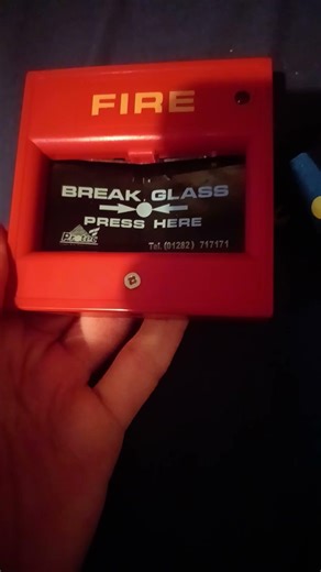 Breaking the glass in a KAC old style call point. #firealarm