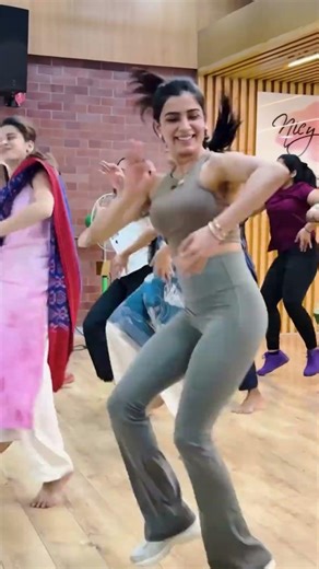 samantha beautiful dance at zym #shortsfeed #samantha #viral