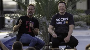 Who's on T-Satellite? T-Mobile Dominates, But Verizon Customers Say No Thanks