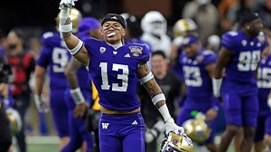 Washington Transfer Portal Tracker: Two Veteran Huskies Announce Their Intentions