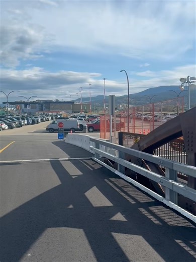 Kelowna International Airport - YLW on Reels