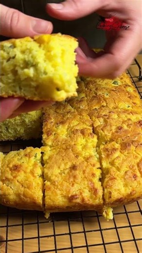 Pan de maíz con queso y chile 🧀🍞